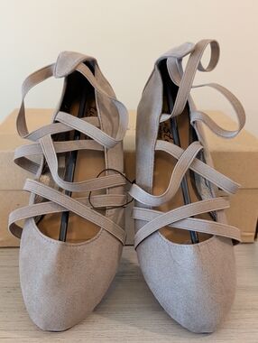 Twisted NWOT Ballet Flats